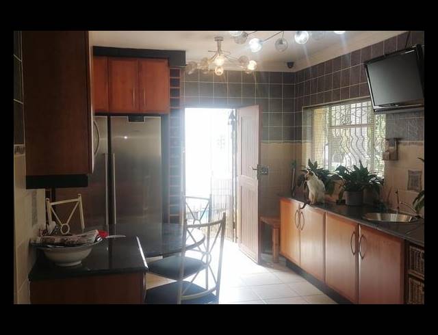 4 BEDROOM HOUSE FOR SALE IN GLENVISTA